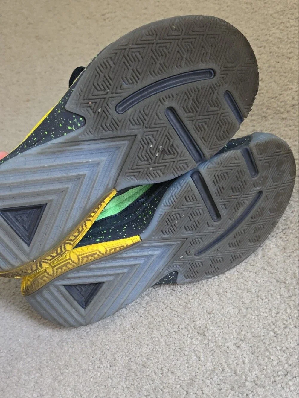 Nike Kids' Zoom (Joker) Size 6.5 Y